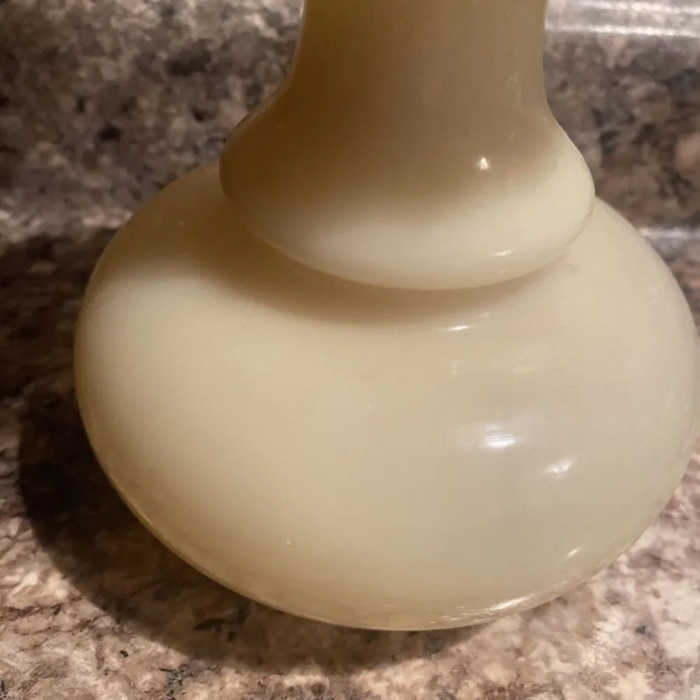 Vintage Fenton Art Glass Glossy Melon Ruffle Custard Glass Vase